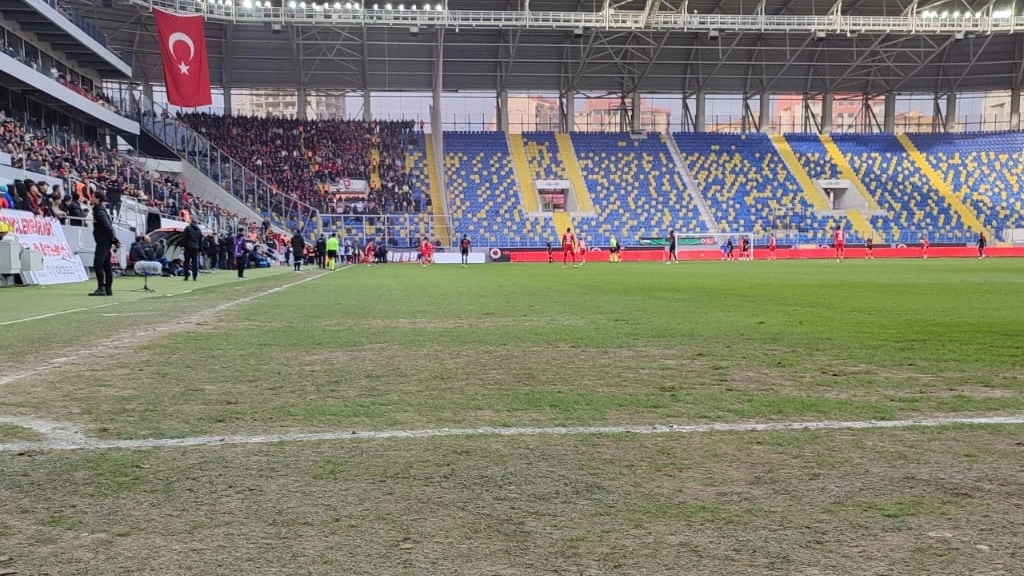 Süper Lig ekipleri tehlike altında! TFF, 8 takımı uyardı