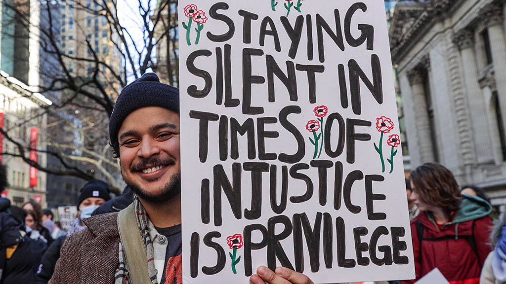 New York'ta öğrenciler Gazze'de ateşkes için ders bırakıp yürüyüş düzenledi New York'ta öğrenciler Gazze'de ateşkes için ders bırakıp yürüyüş düzenledi