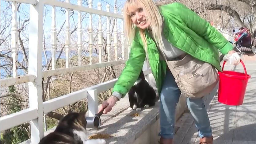 “Param Yok Pulum Yok” şarkısıyla şöhreti yakalayan Meral ve Zuhal kardeşler yıllar sonra ortaya çıktı