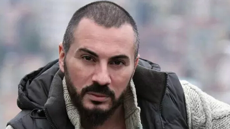 Şarkıcı Rober Hatemo 'İki sene battaniye altında yattım' diyerek hastalığını açıkladı