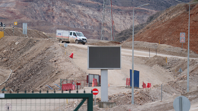 İliç'teki toprak kayması öncesi işçiler çekmişti: Madendeki 'çatlak fotoğrafları' bilirkişi raporunda