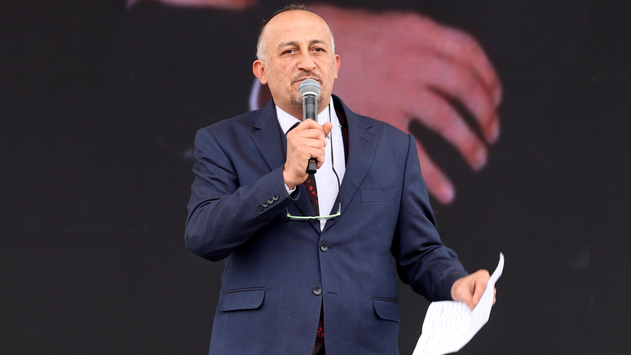 Staj ve çıraklık mağdurları İstanbul'da miting düzenledi: Çocuk yaşta çalıştık sigortamızı isteriz Staj ve çıraklık mağdurları İstanbul'da miting düzenledi: Çocuk yaşta çalıştık sigortamızı isteriz