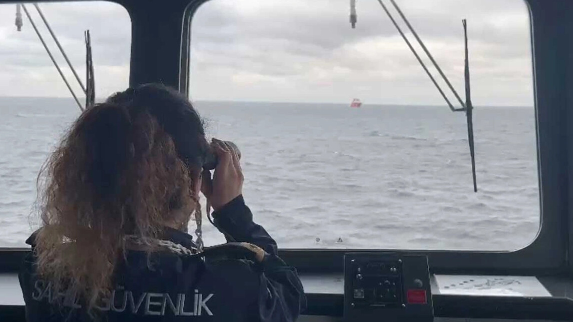 Marmara'da batan geminin enkazı aranıyor, 5 mürettebat hâlâ kayıp