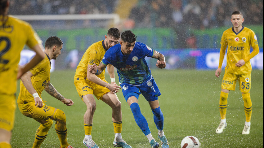 'İstenmeyen adam Mert Hakan Yandaş, 6 ay peşinden koştuğun Krunic'ten daha faydalı oldu' 'İstenmeyen adam Mert Hakan Yandaş, 6 ay peşinden koştuğun Krunic'ten daha faydalı oldu'