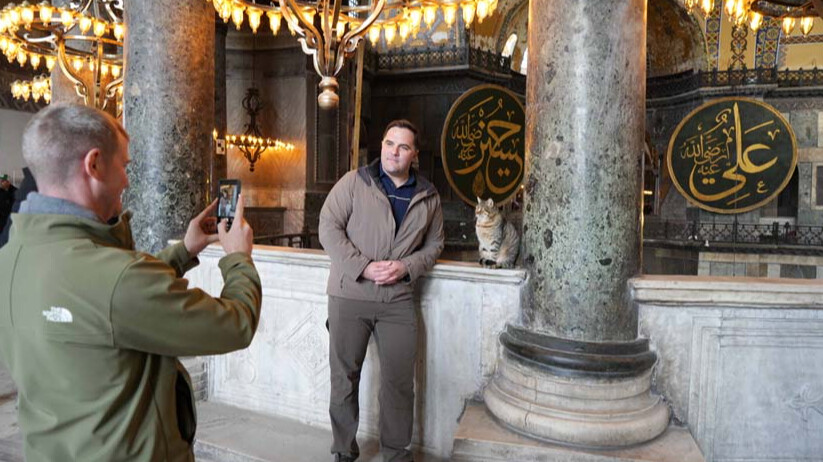 Turistler onun için sıraya girdi: İşte Ayasofya'nın yeni Gli'si