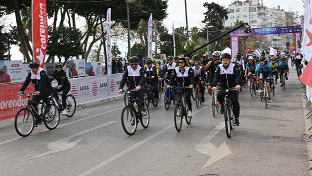 16 ülke, 25 takım, 175 sporcu... Bisikletin kalbi Antalya 16 ülke, 25 takım, 175 sporcu... Bisikletin kalbi Antalya