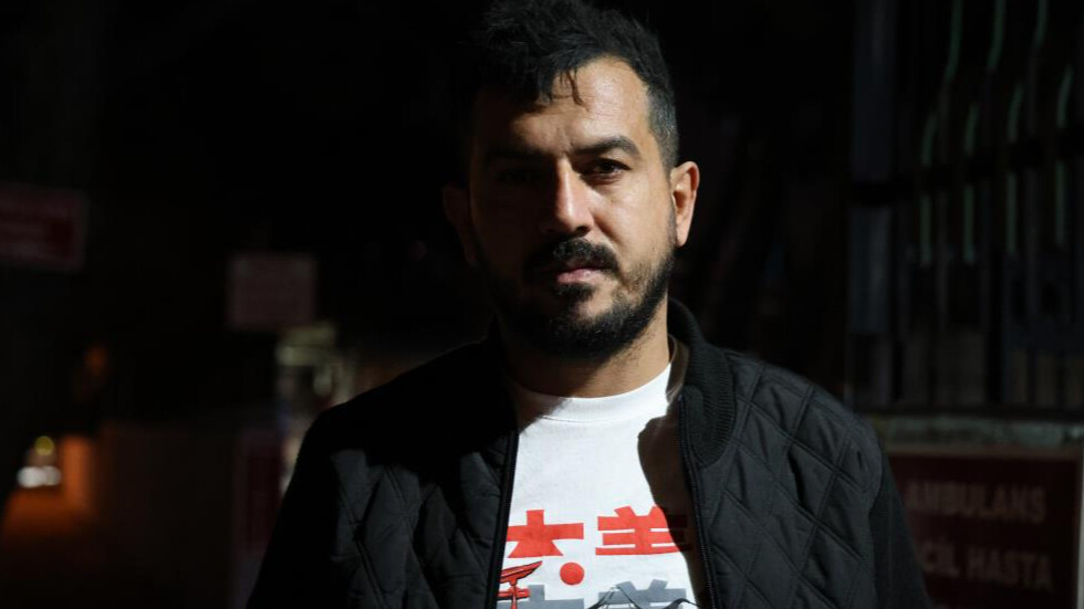 İzmir'de bir taksici daha dehşeti yaşadı! Sırtına makas saplandı, 'sıra bize mi geldi' dedi İzmir'de bir taksici daha dehşeti yaşadı! Sırtına makas saplandı, 'sıra bize mi geldi' dedi