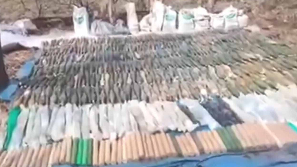 PKK'ya 9 ilde dev operasyon! Teröristlerin inleri yerle bir edildi PKK'ya 9 ilde dev operasyon! Teröristlerin inleri yerle bir edildi