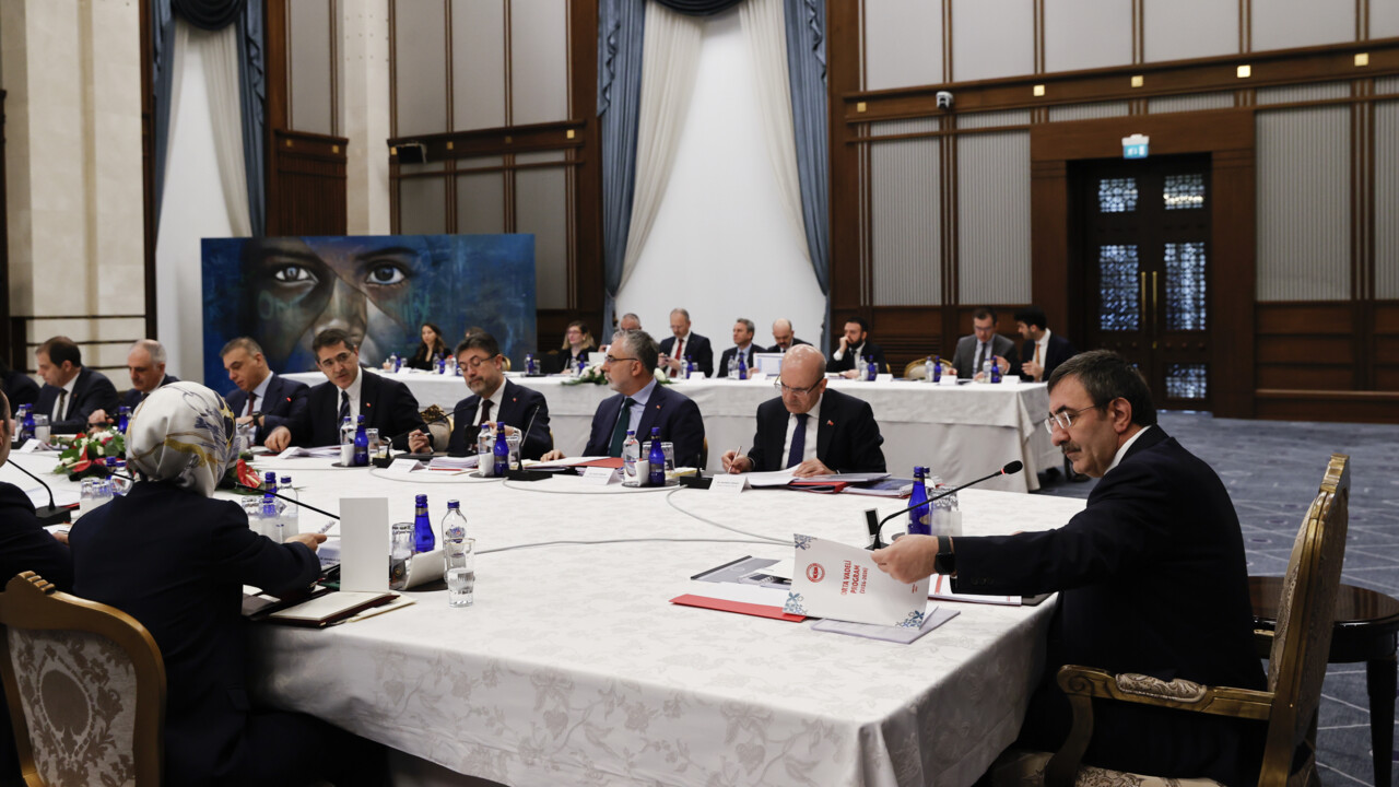 Ekonomi Koordinasyon Kurulu (EKK) toplantısı sona erdi: TROY'un kullanımı yaygınlaştırılacak Ekonomi Koordinasyon Kurulu (EKK) toplantısı sona erdi: TROY'un kullanımı yaygınlaştırılacak