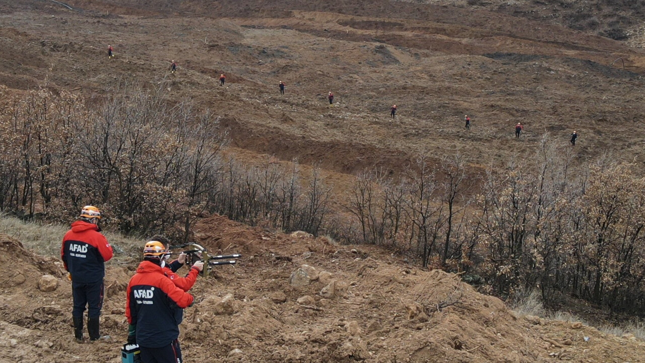 Maden faciasında kaybolan 9 işçiyi arama çalışmaları 7. gününde devam ediyor
