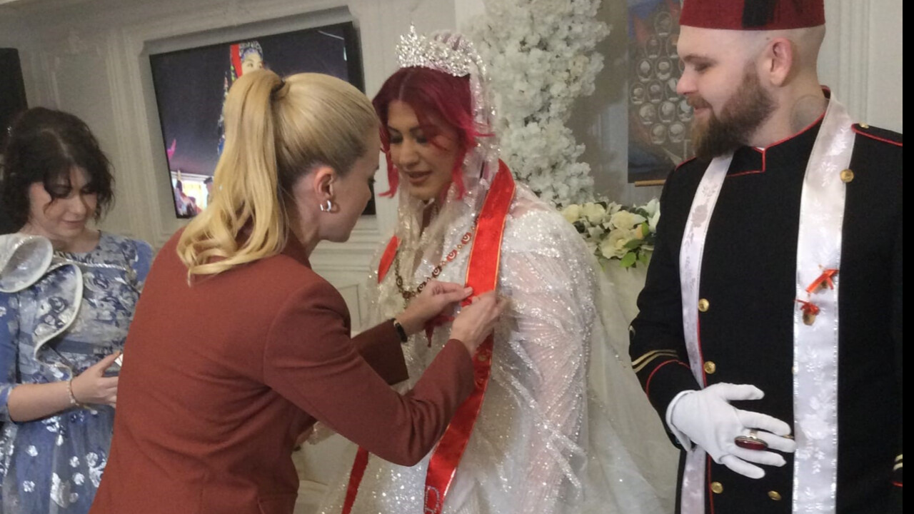 Sultan II. Abdülhamid Han'ın torunu Berna Osmanoğlu evlendi