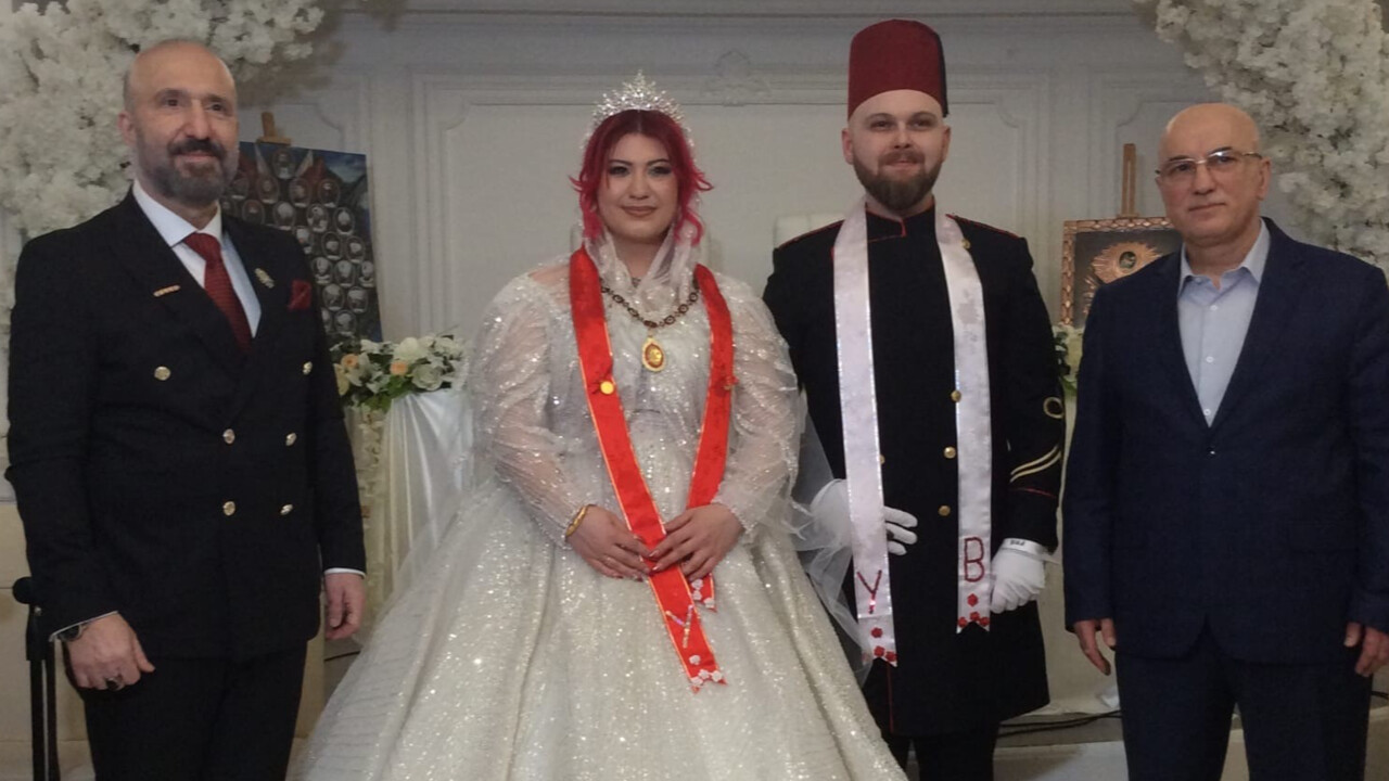 Sultan II. Abdülhamid Han'ın torunu Berna Osmanoğlu evlendi