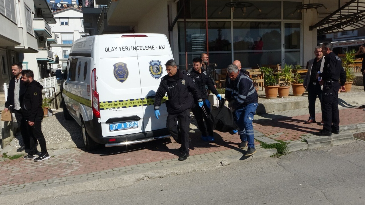 2 çocuğunun annesini tek kurşunla öldürdü 2 çocuğunun annesini tek kurşunla öldürdü