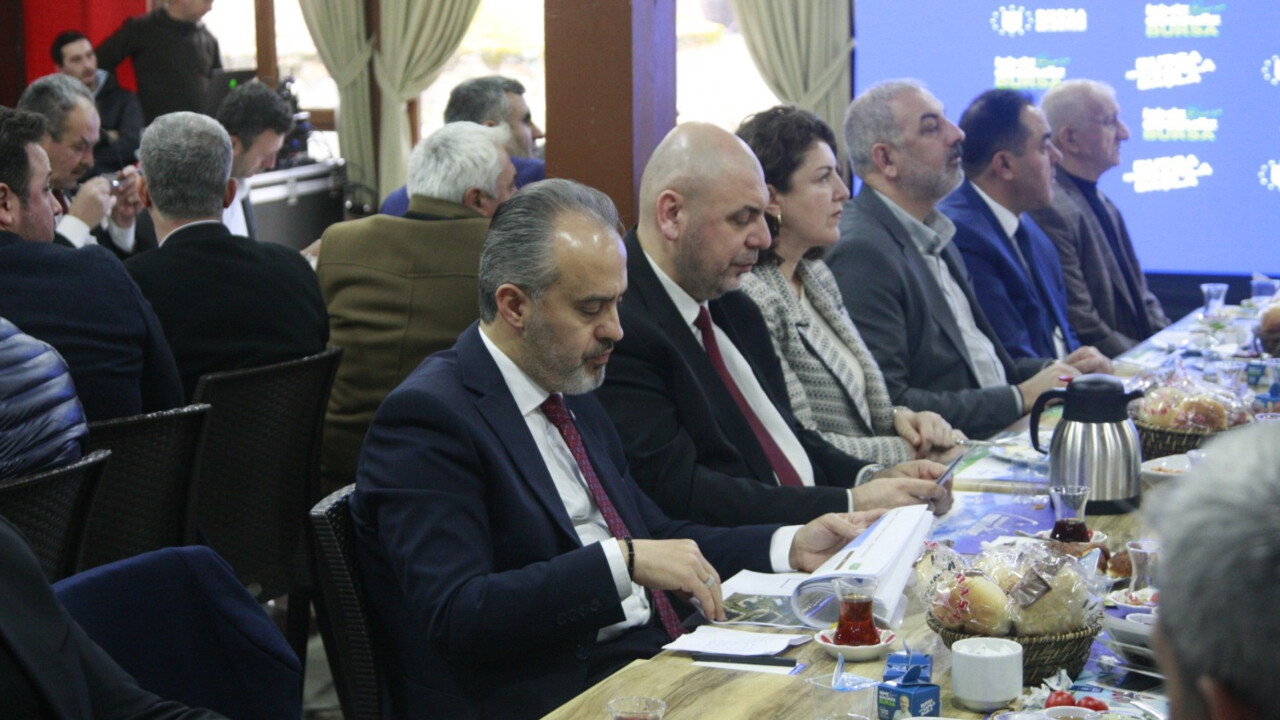 Kürsüde depremi konuşurken deprem oldu