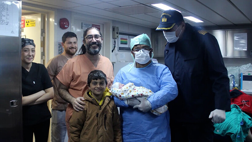 Gözlerini TCG Bayraktar Amfibi Gemisi'nde açan bebekler 2 yaşına girdi Gözlerini TCG Bayraktar Amfibi Gemisi'nde açan bebekler 2 yaşına girdi