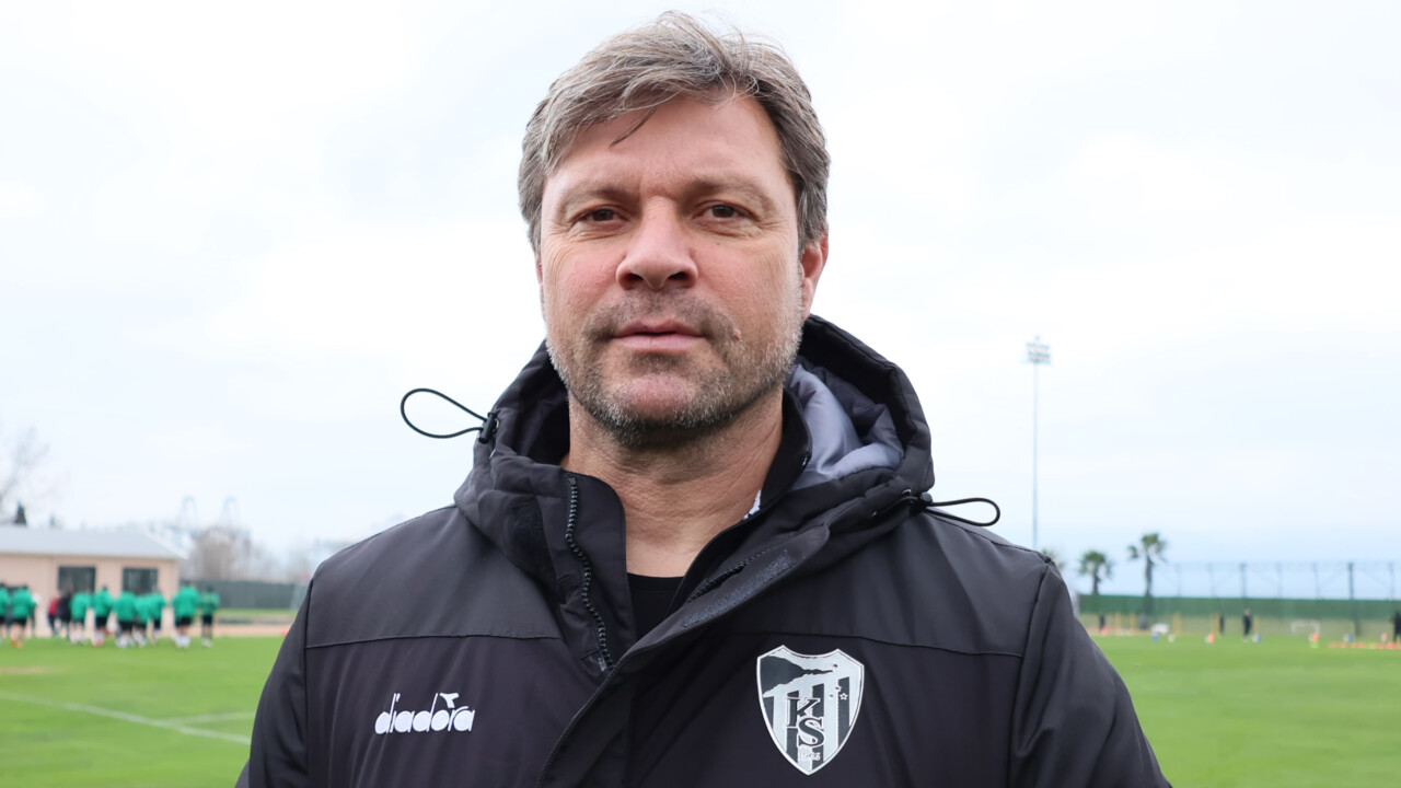 Ertuğrul Sağlam ile yollarını ayıran Kocaelispor'da yeni teknik direktör açıklandı