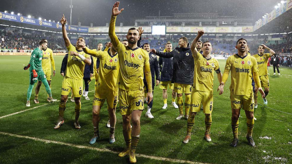 Fenerbahçe'de hesap ödendi! Alanya maçındaki eleştiri yağmuru Rize'de alkışa döndü