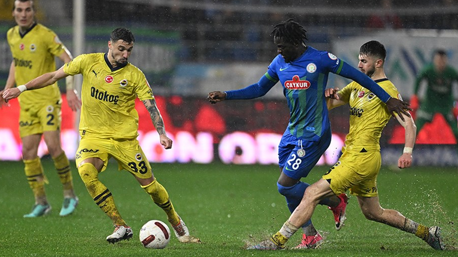 Fenerbahçe'de hesap ödendi! Alanya maçındaki eleştiri yağmuru Rize'de alkışa döndü