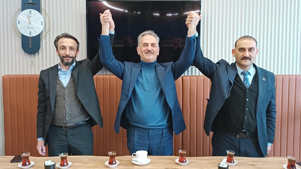 BBP'den 'Cumhur' fedakarlığı! Gemlik adayı AK Parti lehine çekildi BBP'den 'Cumhur' fedakarlığı! Gemlik adayı AK Parti lehine çekildi