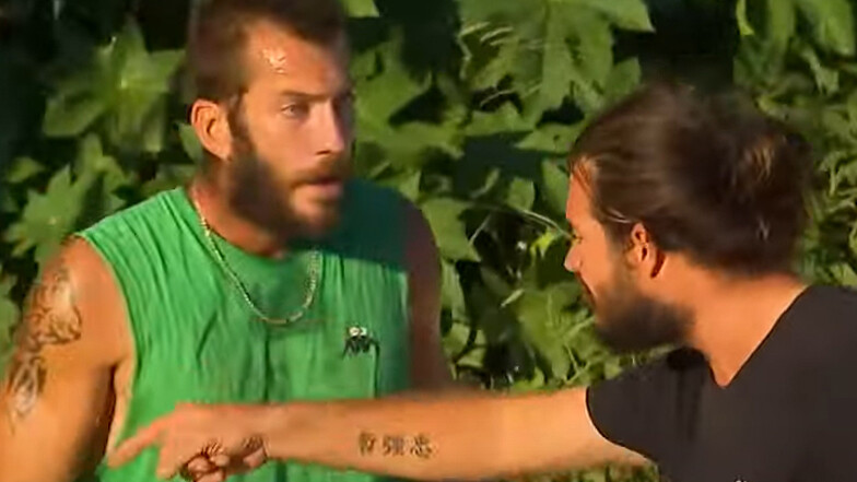 Survivor All Star’da büyük kavga: Hakan ile Ogeday birbirine girdi, Acun Ilıcalı'nın müdahalesi gecikmedi Survivor All Star’da büyük kavga: Hakan ile Ogeday birbirine girdi, Acun Ilıcalı'nın müdahalesi gecikmedi