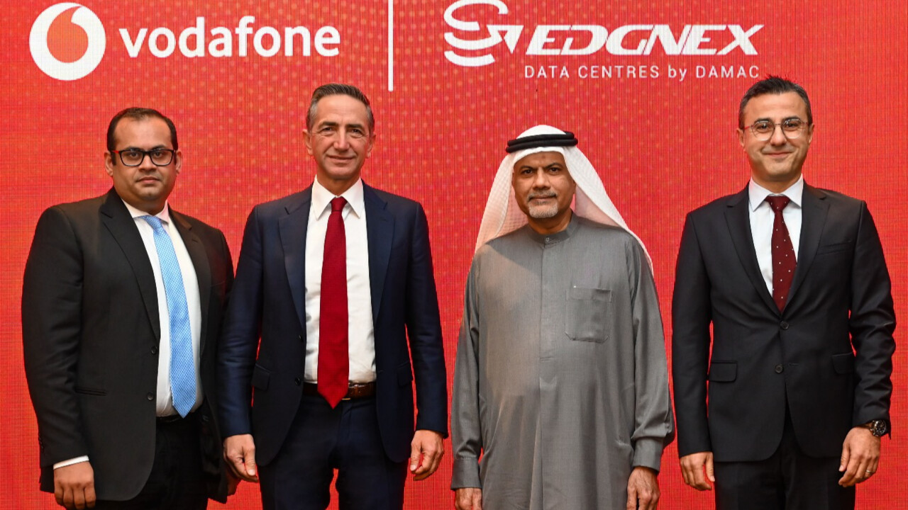 Vodafone ve DAMAC'tan İzmir'de 100 milyon dolarlık veri merkezi yatırımı! Vodafone ve DAMAC'tan İzmir'de 100 milyon dolarlık veri merkezi yatırımı!