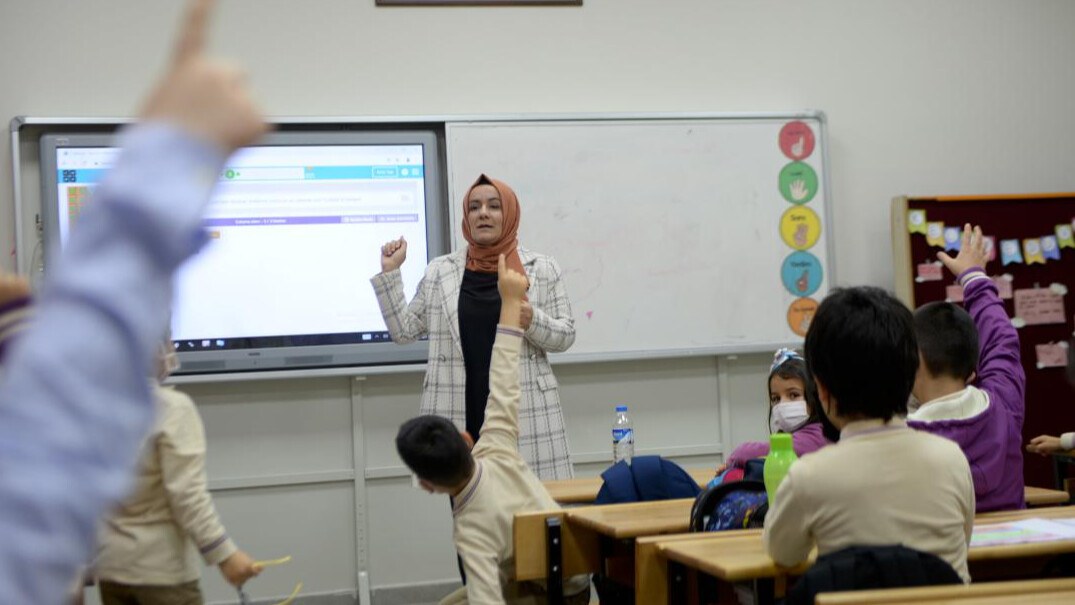 Yeni atanan bir öğretmen ne kadar maaş alır? Yeni atanan bir öğretmen ne kadar maaş alır?