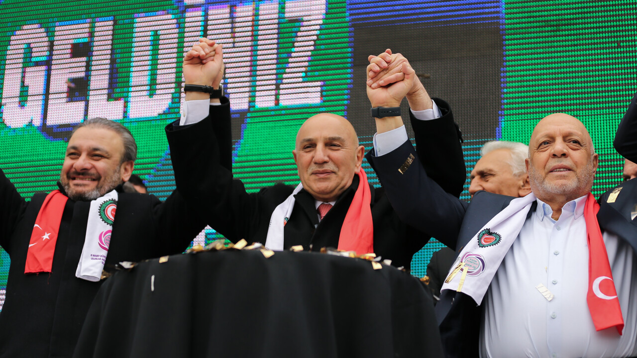 ABB adayı Turgut Altınok: Hiç mesai yapmayan çalışanların maaşları 26 bin lirayı bulacak ABB adayı Turgut Altınok: Hiç mesai yapmayan çalışanların maaşları 26 bin lirayı bulacak