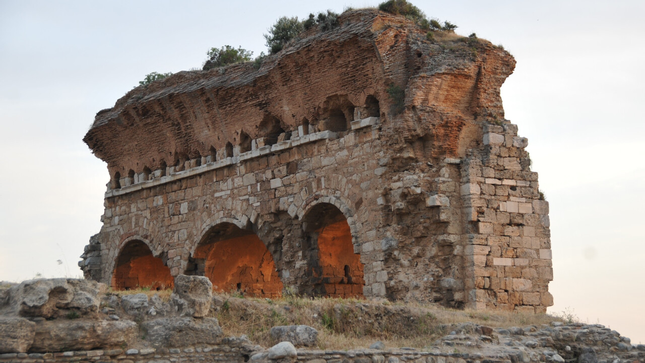 Tralleis ihmal edildi! Aydın’ın en eski derneği 50. kuruluş yıldönümünde antik şehre dikkat çekti Tralleis ihmal edildi! Aydın’ın en eski derneği 50. kuruluş yıldönümünde antik şehre dikkat çekti