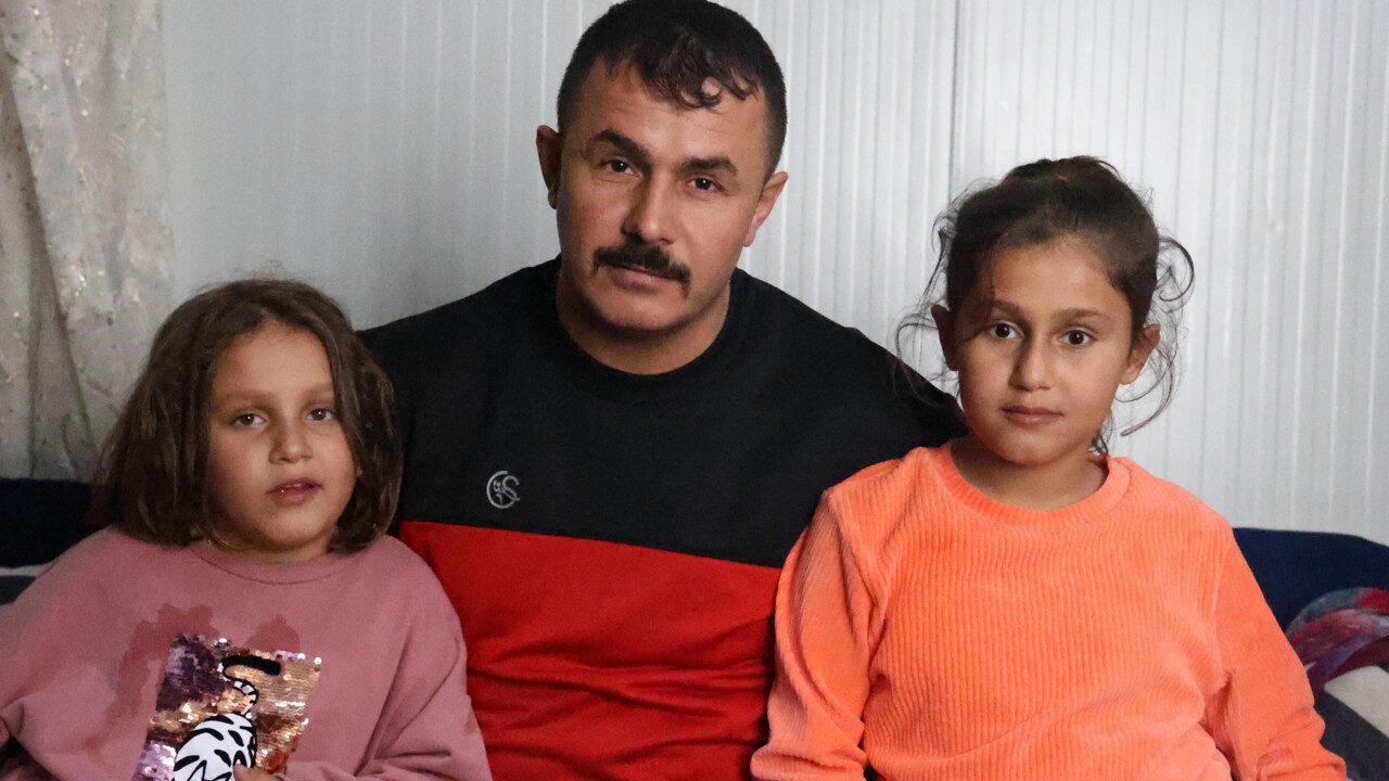 Depremden sonra yaşadığına inandıramıyor: Yaşayan ölü Ahmet Depremden sonra yaşadığına inandıramıyor: Yaşayan ölü Ahmet