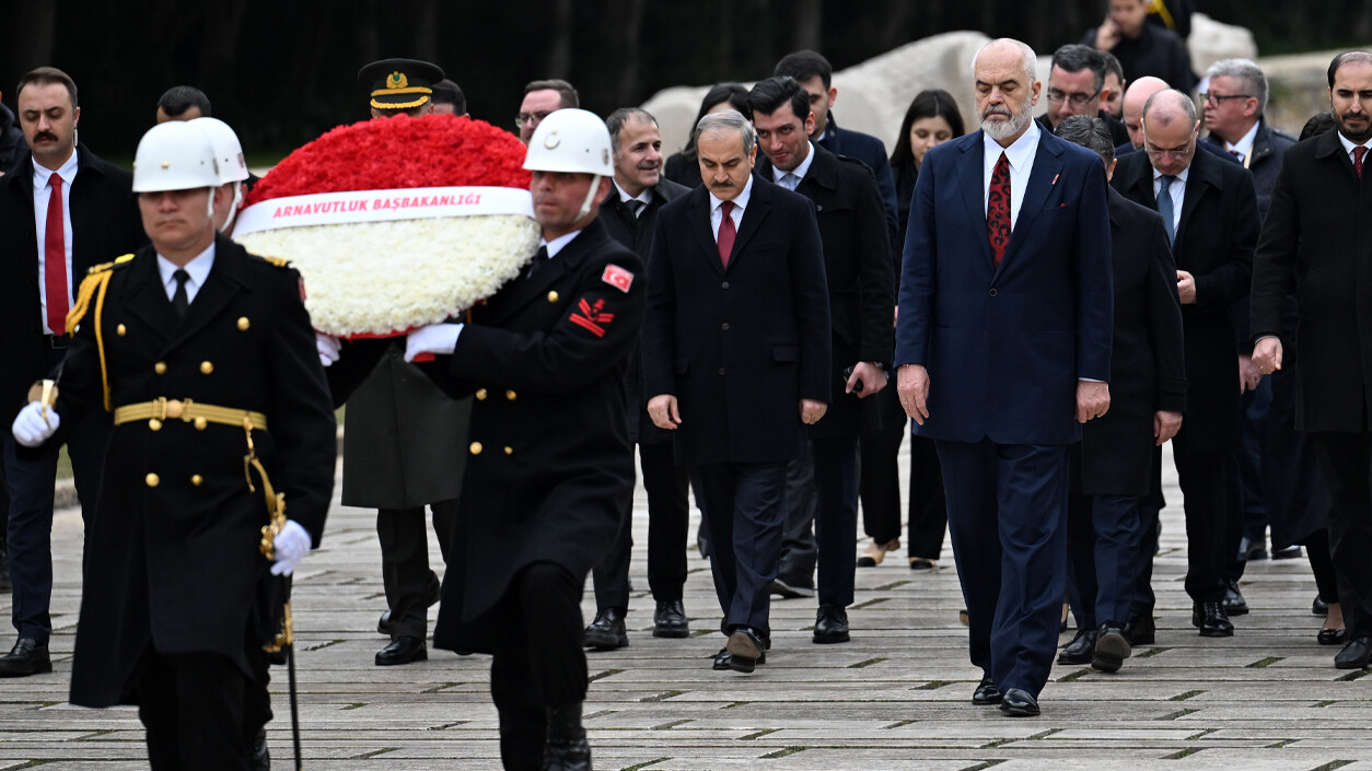 Arnavutluk Başbakanı, Ankara'da! Erdoğan, Edi Rama'yı törenle karşıladı Arnavutluk Başbakanı, Ankara'da! Erdoğan, Edi Rama'yı törenle karşıladı