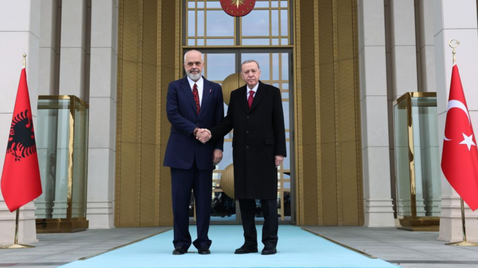 Arnavutluk Başbakanı, Ankara'da! Erdoğan, Edi Rama'yı törenle karşıladı Arnavutluk Başbakanı, Ankara'da! Erdoğan, Edi Rama'yı törenle karşıladı