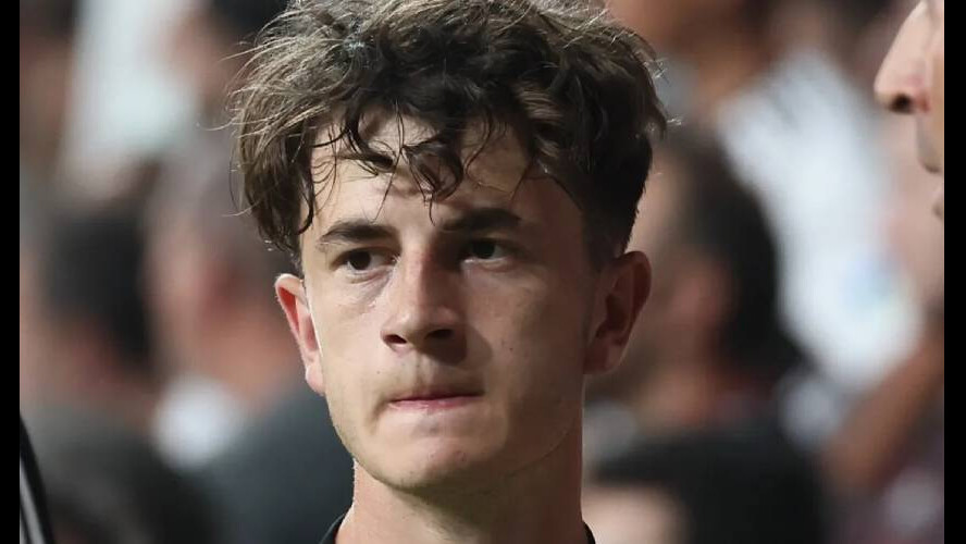 Beşiktaş’ta büyük kriz, Hasan Arat bu hatayı affetmedi! 50 bin euroluk genç yıldızı tek kalemde sildi Beşiktaş’ta büyük kriz, Hasan Arat bu hatayı affetmedi! 50 bin euroluk genç yıldızı tek kalemde sildi