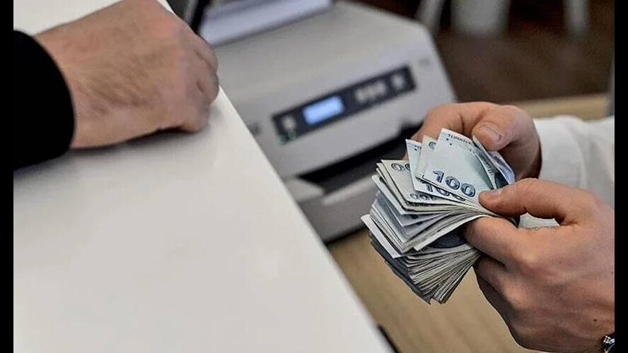 SSK ve Bağ-Kur emeklilerine ikinci zam müjdesi! Bankalar promosyon yarışana girdi, hesaplara 9 bin TL yatırılacak