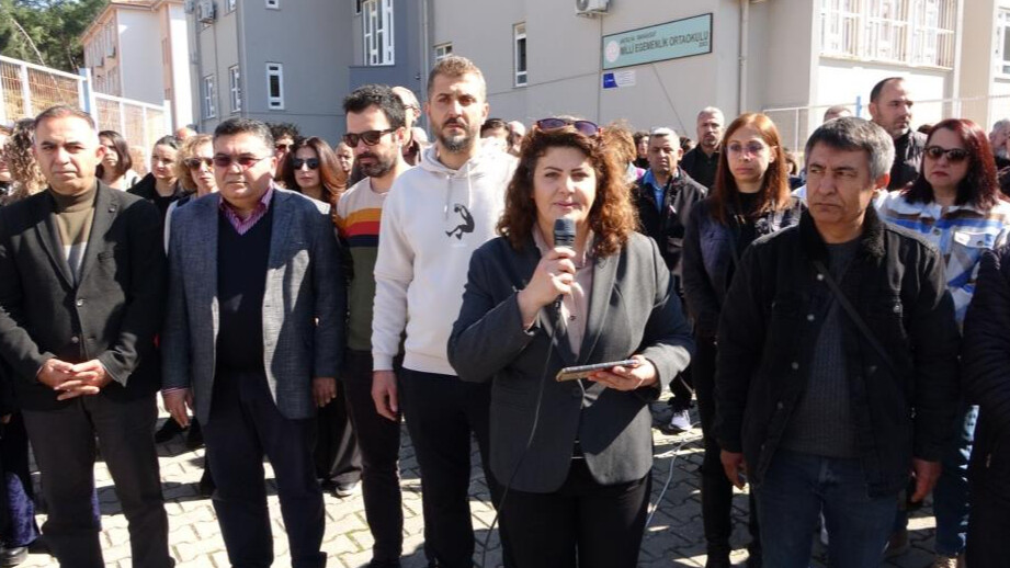 Akran zorbalığına karşı çıkan beden eğitimi öğretmeni beyzbol sopasıyla dayak yedi Akran zorbalığına karşı çıkan beden eğitimi öğretmeni beyzbol sopasıyla dayak yedi