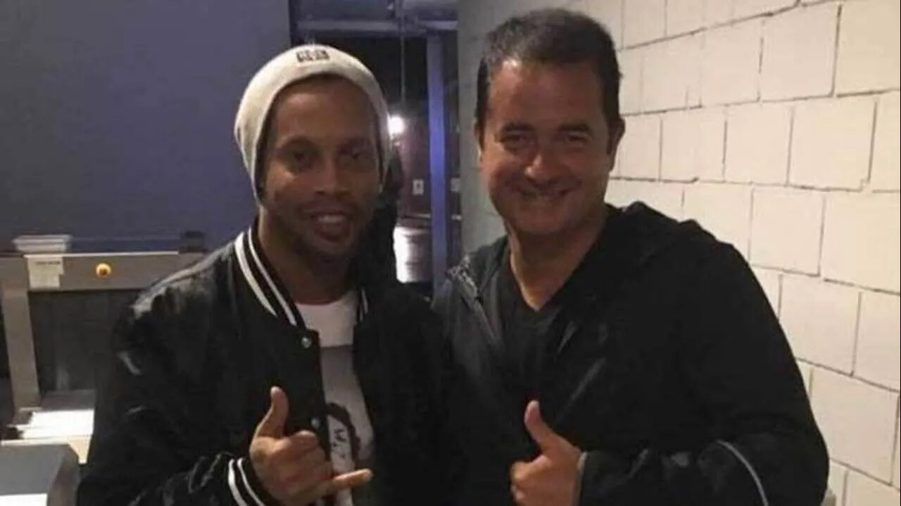 Acun Ilıcalı Ronaldinho'yu açıkladı, Fenerbahçeliler ayaklandı! Kampanya başlattılar Acun Ilıcalı Ronaldinho'yu açıkladı, Fenerbahçeliler ayaklandı! Kampanya başlattılar
