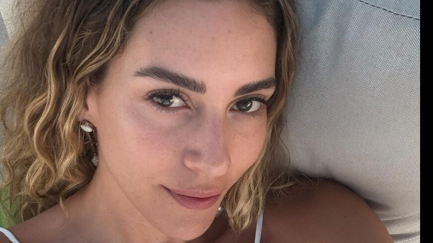 Sinem Kobal’dan doğallık dersi: Makyajsız fotoğrafına beğeni yağdı Sinem Kobal’dan doğallık dersi: Makyajsız fotoğrafına beğeni yağdı