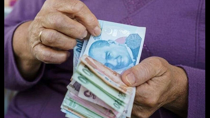 Bankalar kesenin ağzını açtı! En düşük emekli maaşından bile fazla, emeklilere Şubat ayında 12.500 TL verilecek
