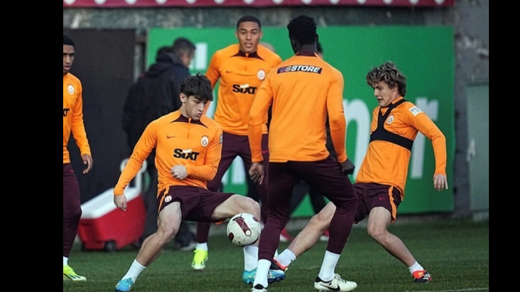 Köhn Avrupa'da oynayabilecek mi? SON DURUM Derrick Köhn Sparta Prag maçında oynayacak mı? Köhn Avrupa'da oynayabilecek mi? SON DURUM Derrick Köhn Sparta Prag maçında oynayacak mı? - 1. Resim