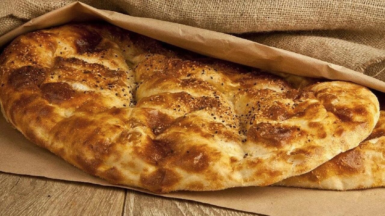 Ramazan pidesine ne kadar zam gelecek? Fırıncılar ilk teklifi verdi Ramazan pidesine ne kadar zam gelecek? Fırıncılar ilk teklifi verdi