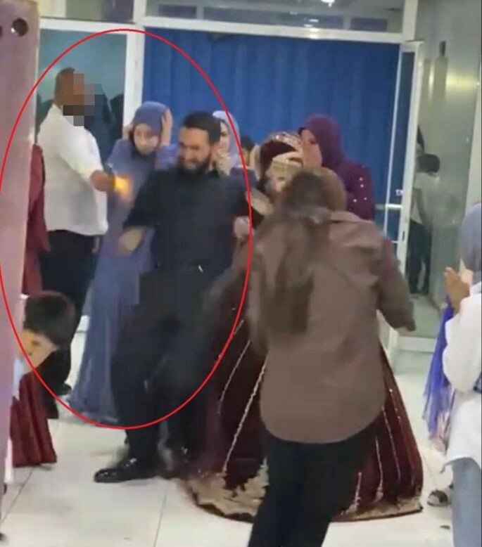 Reddedilince düğün salonunu basıp damada kurşun yağdırmıştı! İstenen ceza belli oldu Reddedilince düğün salonunu basıp damada kurşun yağdırmıştı! İstenen ceza belli oldu - 1. Resim