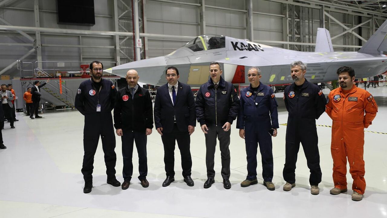 SSB Başkanı Görgün'den KAAN'ın test pilotları ve proje ekibine tebrik SSB Başkanı Görgün'den KAAN'ın test pilotları ve proje ekibine tebrik - 1. Resim