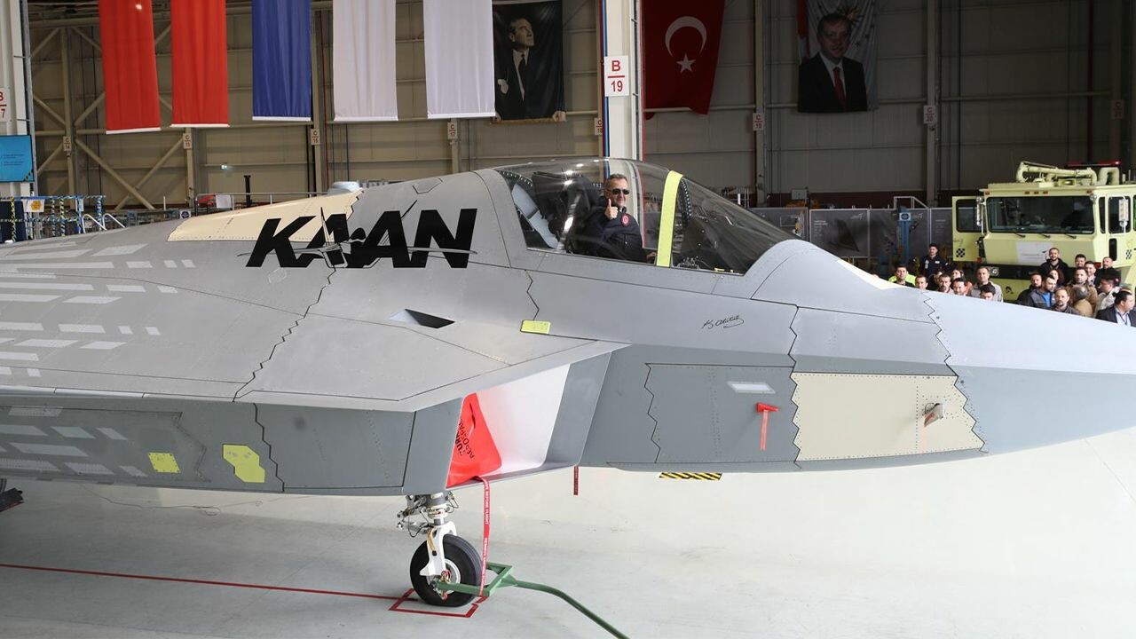 SSB Başkanı Görgün'den KAAN'ın test pilotları ve proje ekibine tebrik SSB Başkanı Görgün'den KAAN'ın test pilotları ve proje ekibine tebrik - 2. Resim