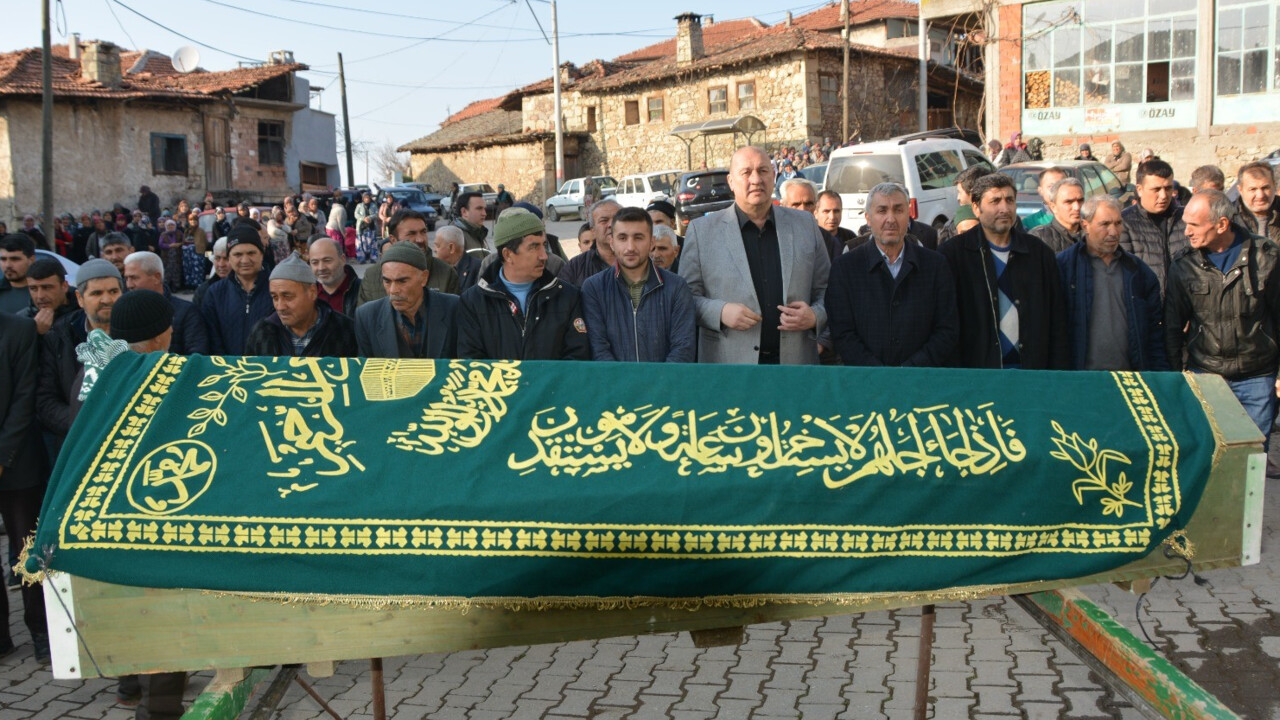 Tüyler ürperten olay! Öldükten 3 yıl sonra köyde ortaya çıkmıştı!  O adam bir kez daha öldü - 3. Resim