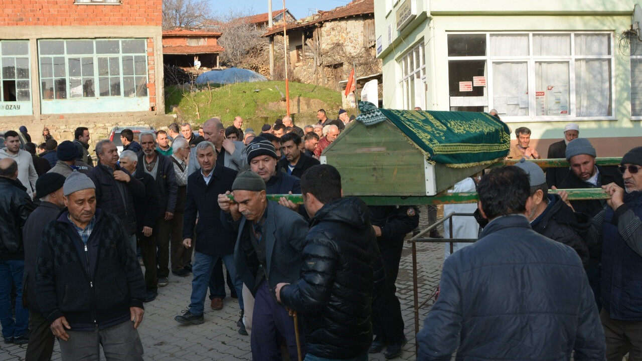 Tüyler ürperten olay! Öldükten 3 yıl sonra köyde ortaya çıkmıştı!  O adam bir kez daha öldü - 4. Resim