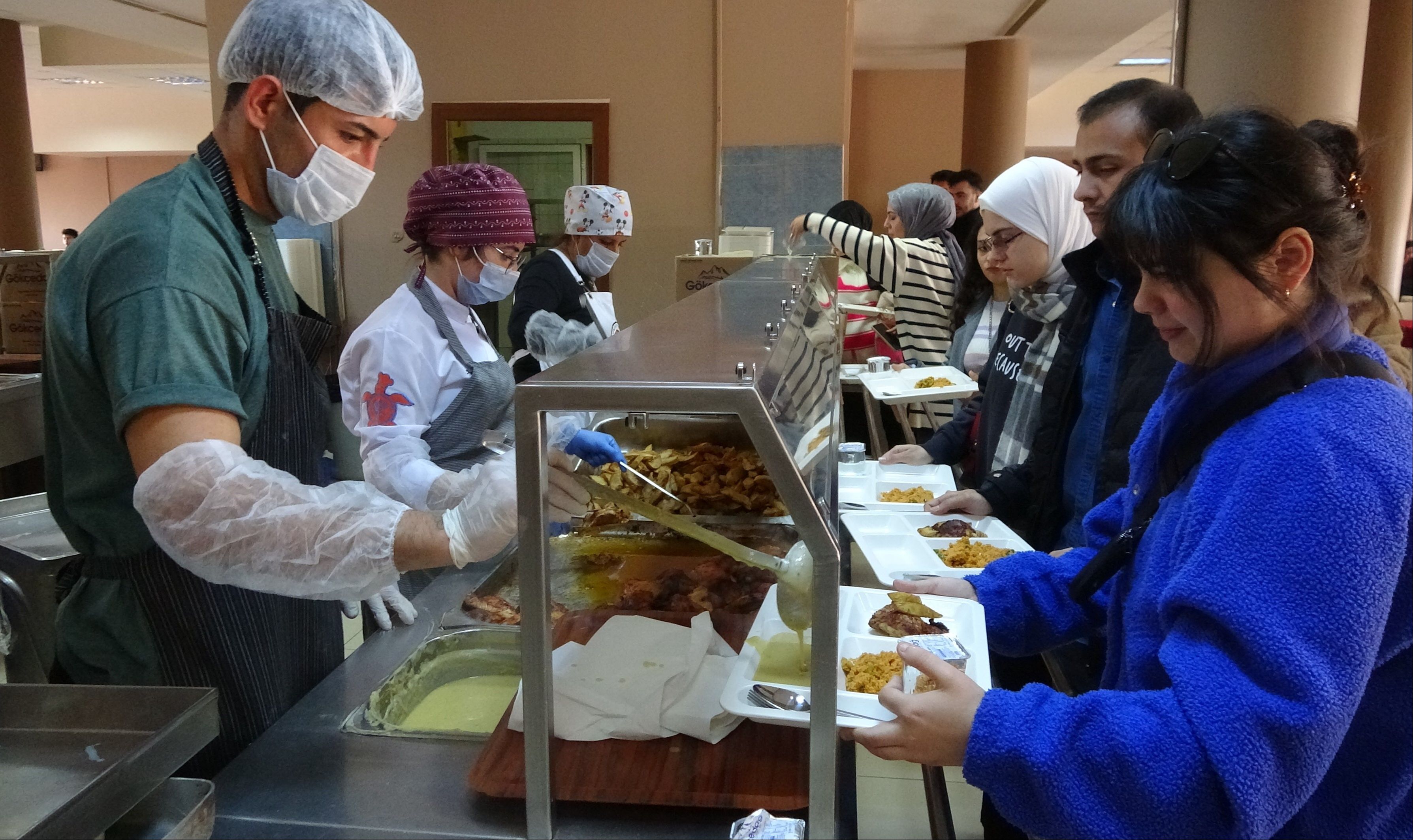 3 çeşit yemek 14 TL! Yemeği öğrenciler belirledi, Rektör müjdeyi verdi "Zam yok" - 1. Resim