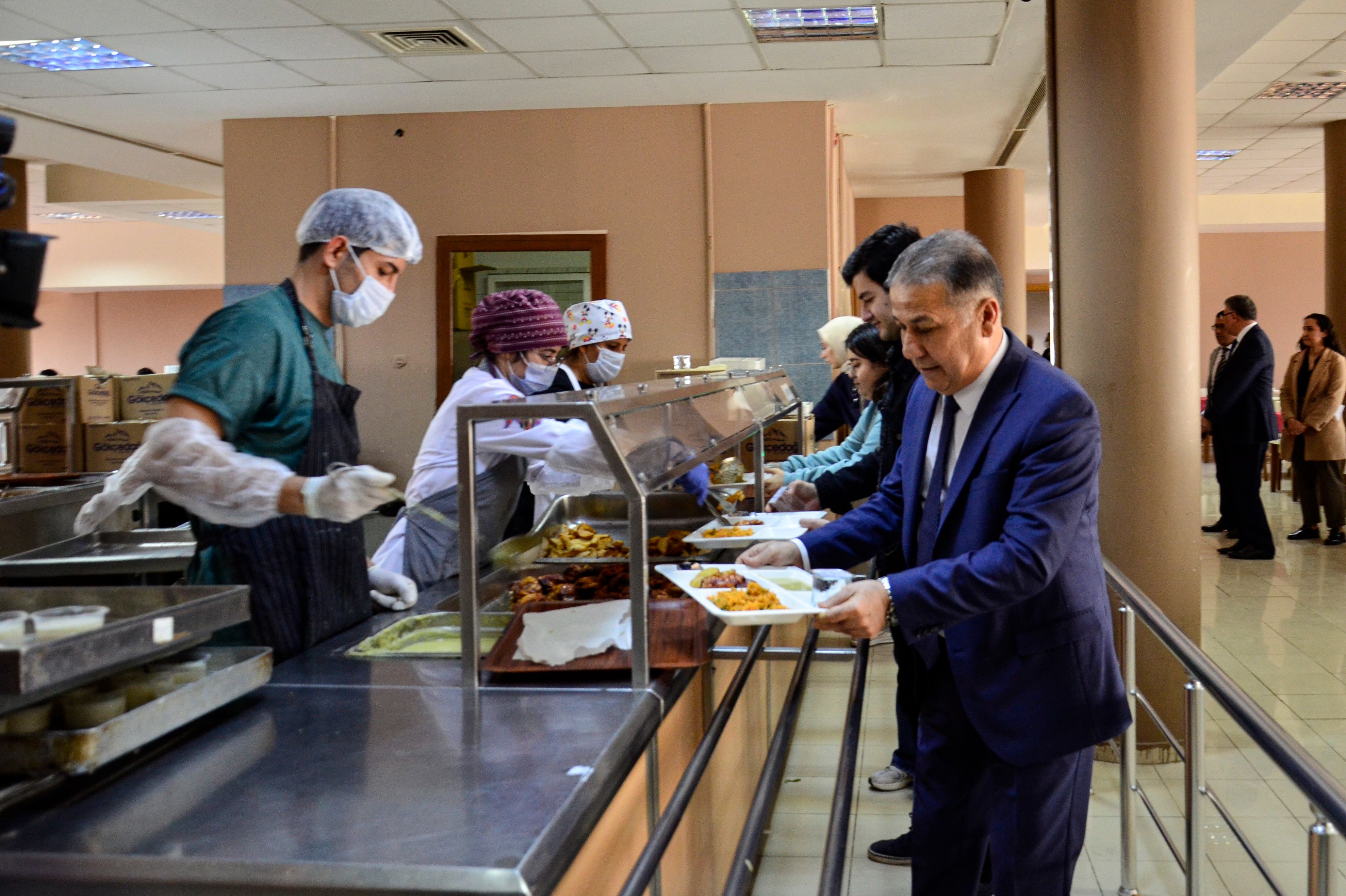 3 çeşit yemek 14 TL! Yemeği öğrenciler belirledi, Rektör müjdeyi verdi "Zam yok" - 4. Resim