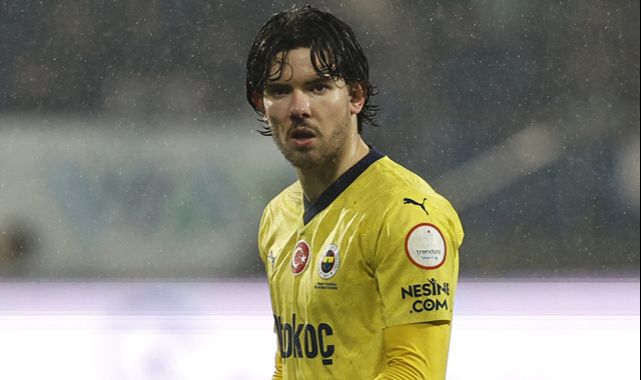 Ali Koç, Vitor Pereira ile 2 yıl üst üste şampiyon olan sol beki Fenerbahçe'ye getiriyor Ali Koç, Vitor Pereira ile 2 yıl üst üste şampiyon olan sol beki Fenerbahçe'ye getiriyor - 2. Resim