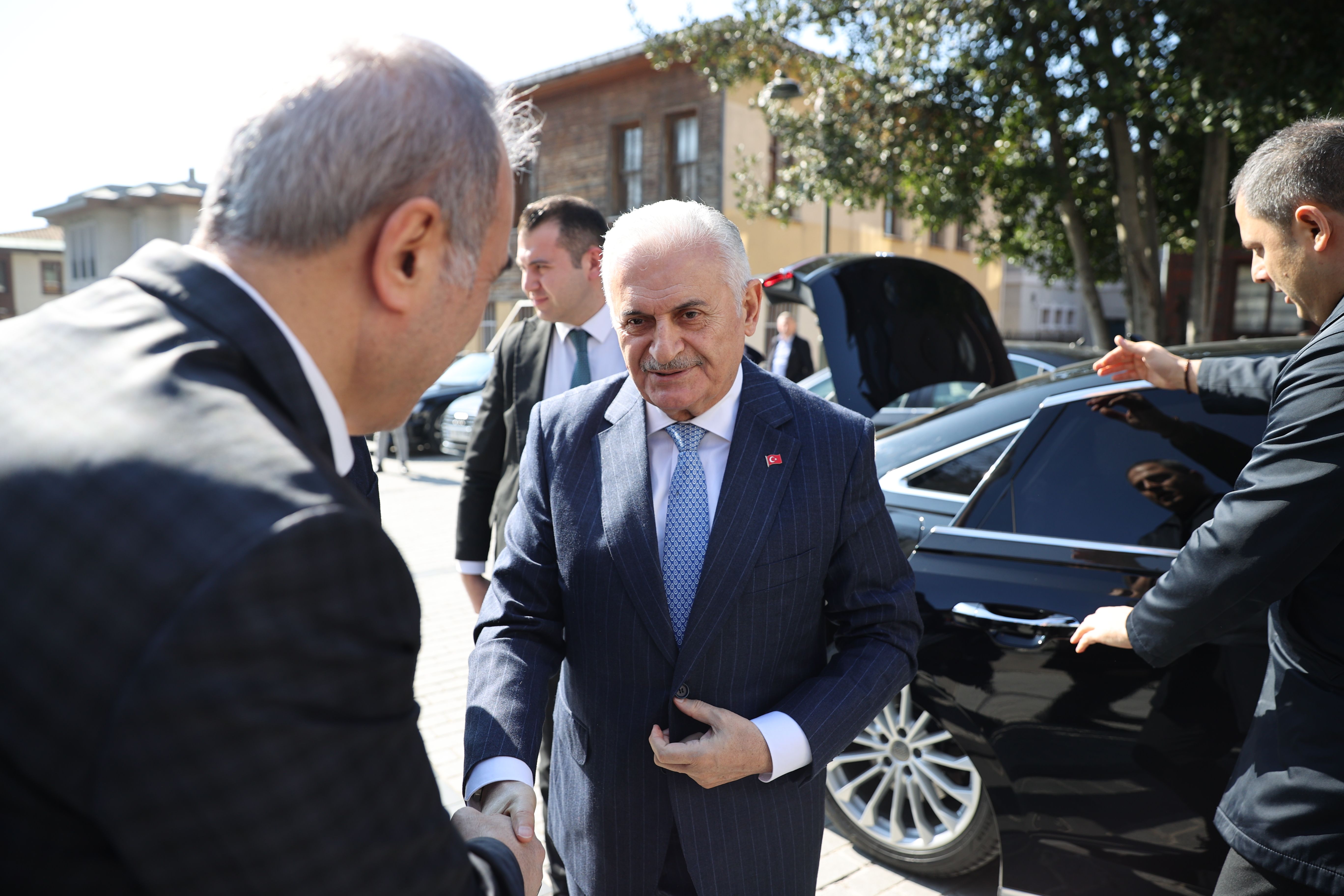 Çok sayıda siyasi katıldı! Ticaret Bakanı Ömer Bolat’ın babası son yolculuğuna uğurlandı Çok sayıda siyasi katıldı! Ticaret Bakanı Ömer Bolat’ın babası son yolculuğuna uğurlandı - 2. Resim