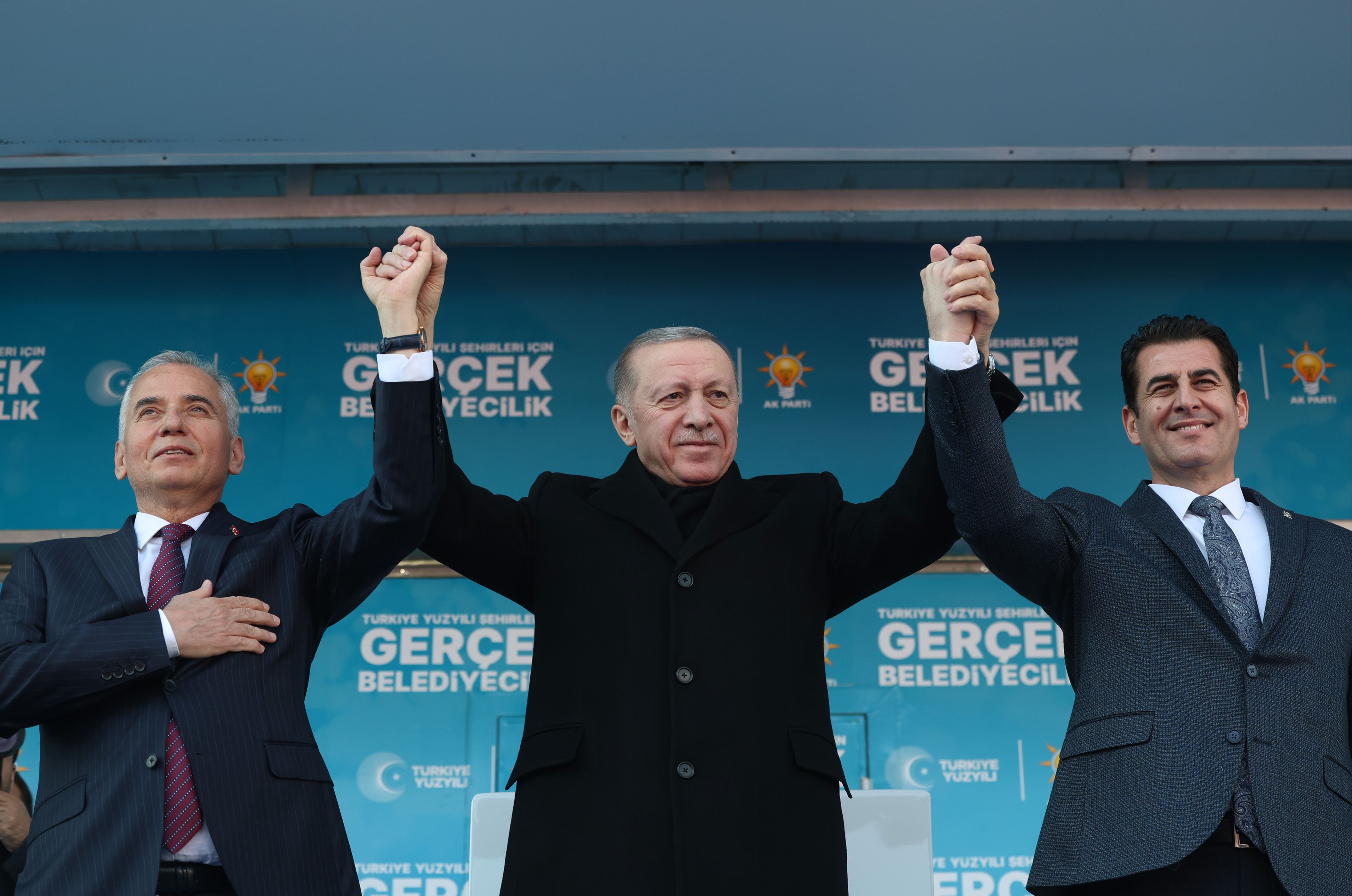 Cumhurbaşkanı Erdoğan Denizli'de muhalefeti tiye aldı: Kendi içlerinde horoz dövüşündeler Cumhurbaşkanı Erdoğan Denizli'de muhalefeti tiye aldı: Kendi içlerinde horoz dövüşündeler - 1. Resim