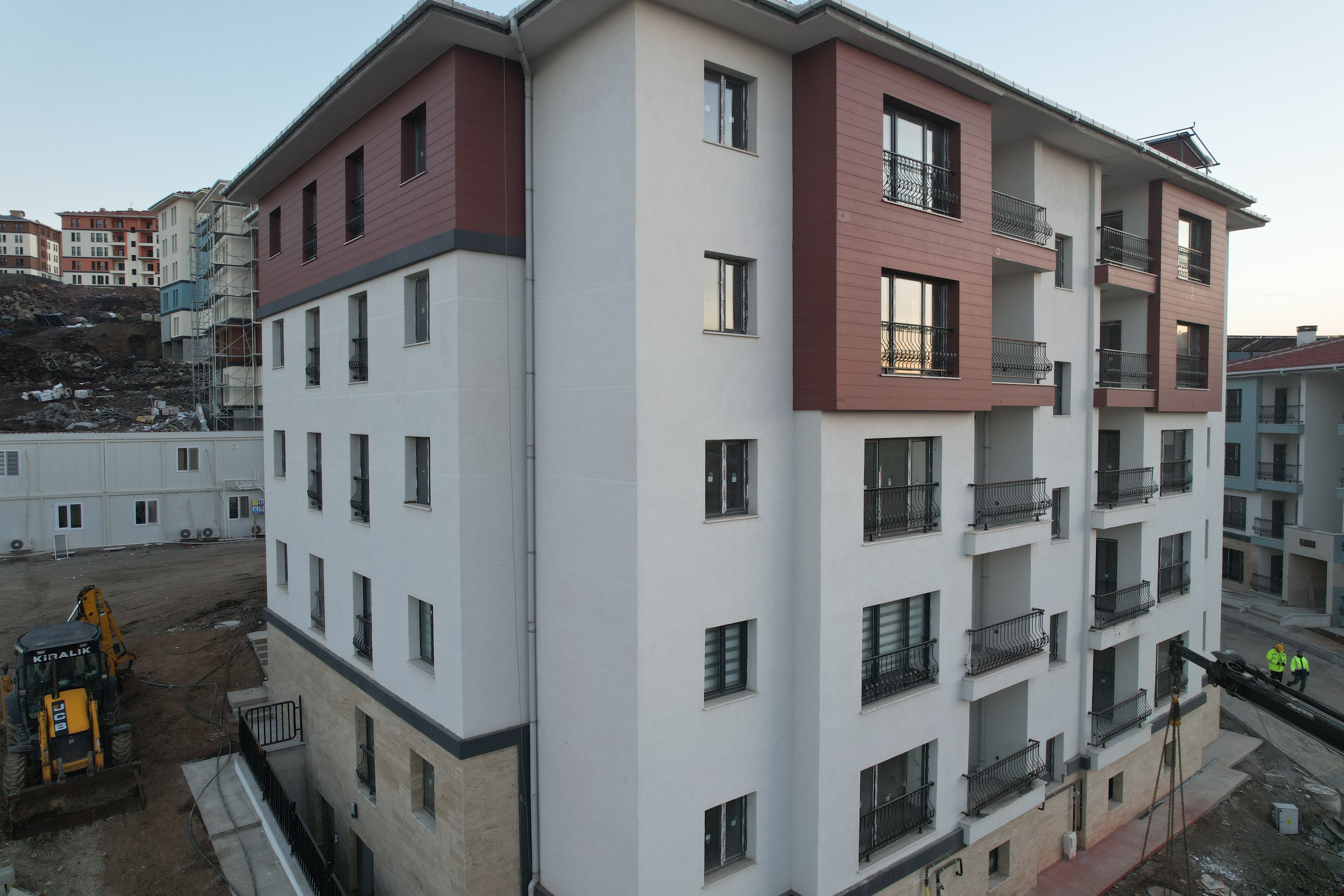 Deprem bölgesinde anahtar teslimleri başladı: Bizi rezillikten kurtardı Deprem bölgesinde anahtar teslimleri başladı: Bizi rezillikten kurtardı - 3. Resim